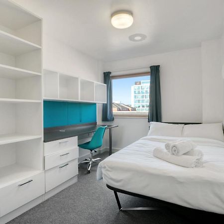 Bright & Central Room In Luton, Sleeps 2 Luton  Eksteriør billede