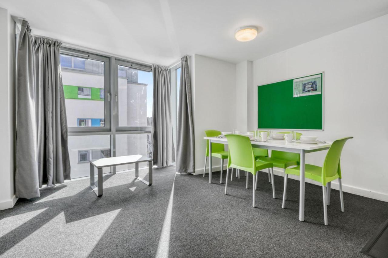Bright & Central Room In Luton, Sleeps 2 Luton  Eksteriør billede